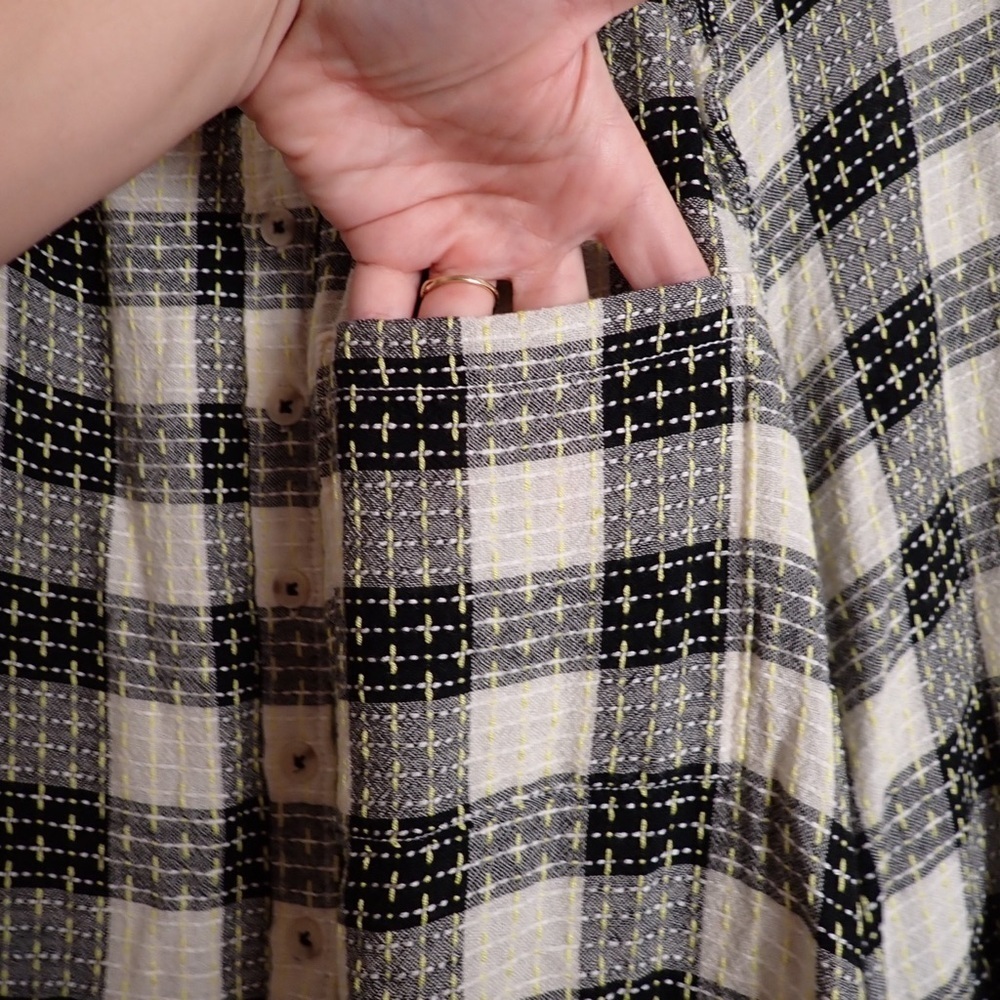 Anthropology Pilcro Breezy Button down Black Motif Long Sleeve top plaid size LP - Picture 5 of 11